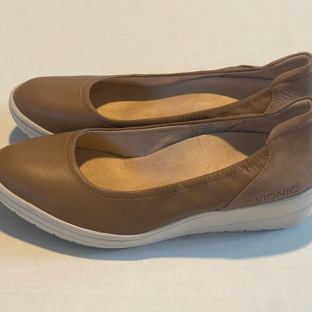 Vionic shoes women’s size 7.5 tan pre-owned‎ condition - Picture 3 of 8